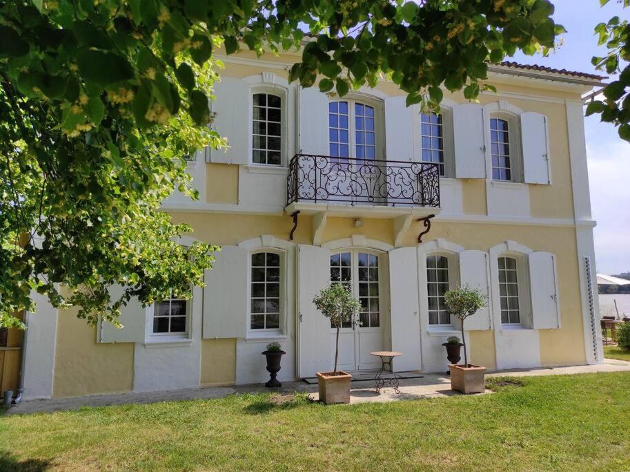 Grand Gite Avec Piscine Maison Port Valade Tabanac Exterior photo