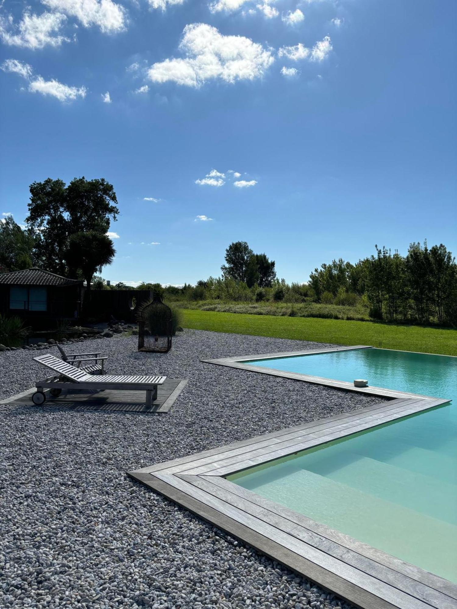 Grand Gite Avec Piscine Maison Port Valade Tabanac Exterior photo